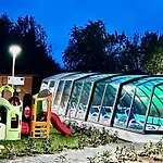 Rum i privatbostad Rajska Mierzeja , Sauna , Jakuzzi ,basen Z Podgrzewana Woda , Klimatyzacja-ogrzewanie , Plac Zabaw , Rowery , Taras