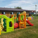 Rum i privatbostad Rajska Mierzeja , Sauna , Jakuzzi ,basen Z Podgrzewana Woda , Klimatyzacja-ogrzewanie , Plac Zabaw , Rowery , Taras