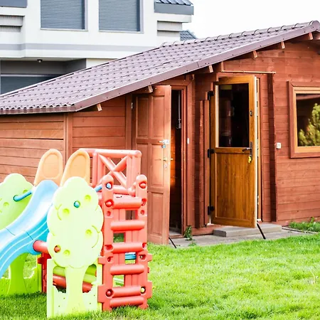Pansiyon Rajska Mierzeja , Sauna , Jakuzzi ,basen Z Podgrzewana Woda , Klimatyzacja-ogrzewanie , Plac Zabaw , Rowery , Taras Sarbinowo
