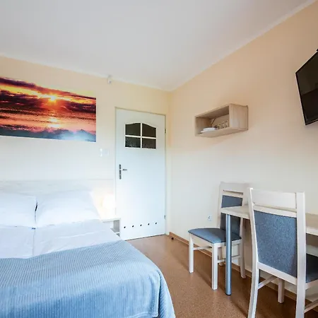 Rajska Mierzeja , Sauna , Jakuzzi ,basen Z Podgrzewana Woda , Klimatyzacja-ogrzewanie , Plac Zabaw , Rowery , Taras Quarto em Acomodações Particulares