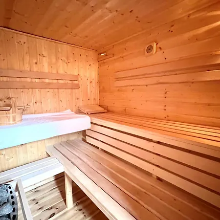 Rajska Mierzeja , Sauna , Jakuzzi ,basen Z Podgrzewana Woda , Klimatyzacja-ogrzewanie , Plac Zabaw , Rowery , Taras Quarto em Acomodações Particulares