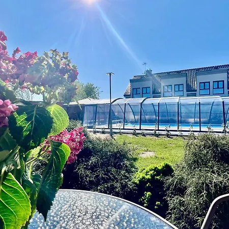 Homestay Rajska Mierzeja , Basen Z Podgrzewana Woda , Klimatyzacja , Plac Zabaw , Rowery , Taras *