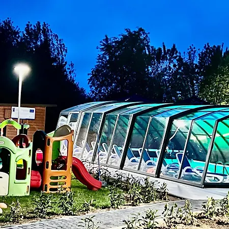 Homestay Rajska Mierzeja , Basen Z Podgrzewana Woda , Klimatyzacja , Plac Zabaw , Rowery , Taras