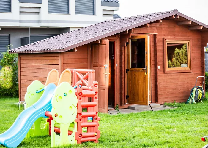 ホームステイ Rajska Mierzeja , Sauna , Jakuzzi ,basen Z Podgrzewana Woda , Klimatyzacja-ogrzewanie , Plac Zabaw , Rowery , Taras サルビノボ